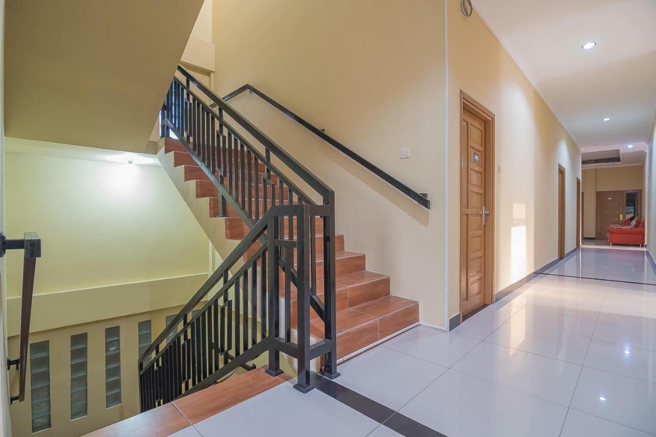 Reddoorz Plus Near Syamsudin Noor Airport 3 Banjarbaru Экстерьер фото