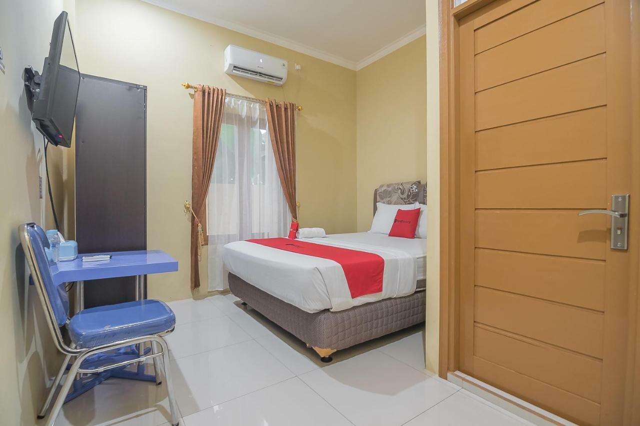 Reddoorz Plus Near Syamsudin Noor Airport 3 Banjarbaru Экстерьер фото