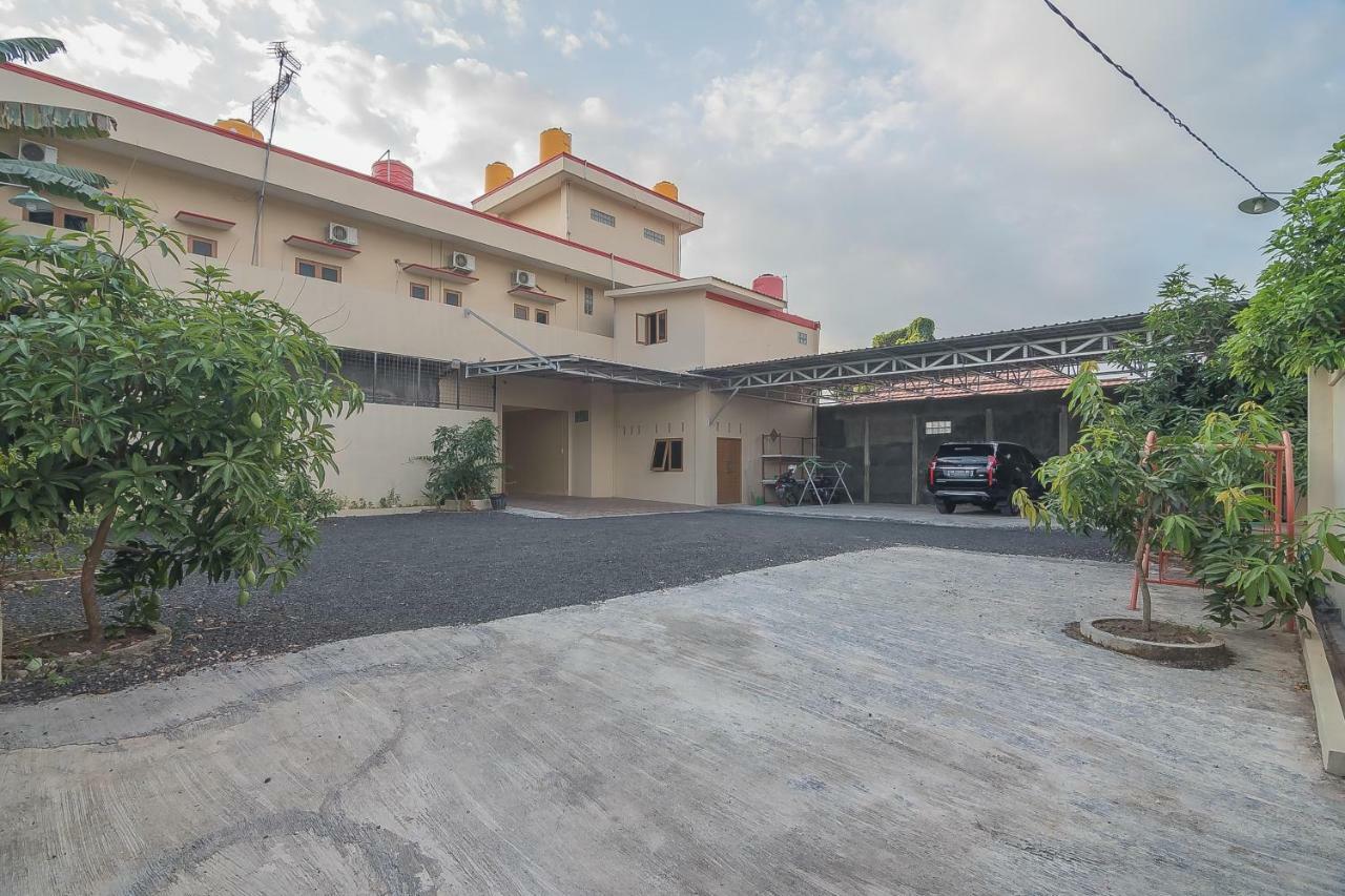 Reddoorz Plus Near Syamsudin Noor Airport 3 Banjarbaru Экстерьер фото