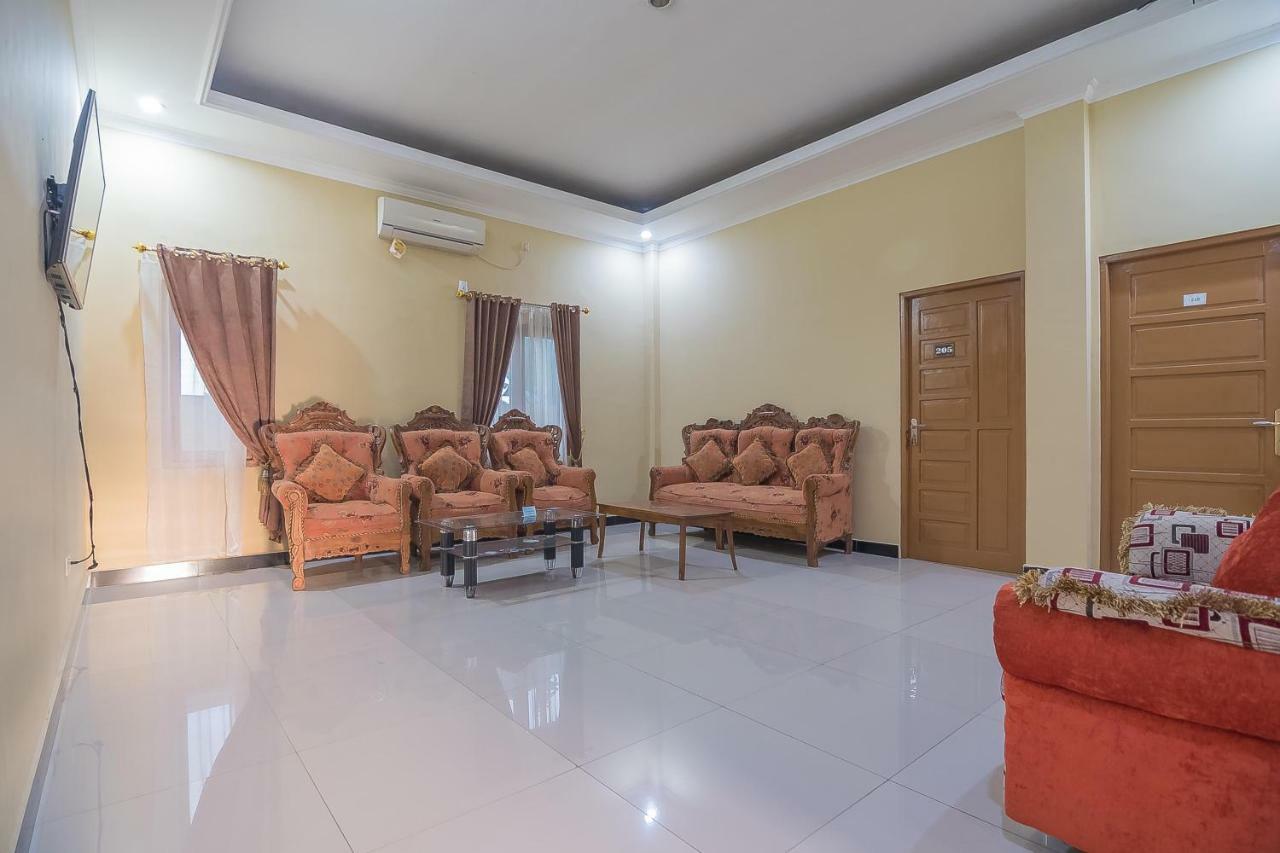 Reddoorz Plus Near Syamsudin Noor Airport 3 Banjarbaru Экстерьер фото