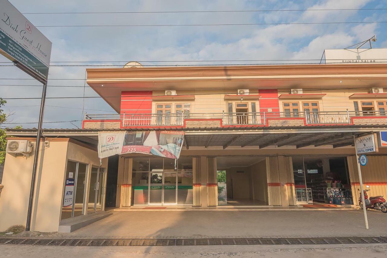 Reddoorz Plus Near Syamsudin Noor Airport 3 Banjarbaru Экстерьер фото