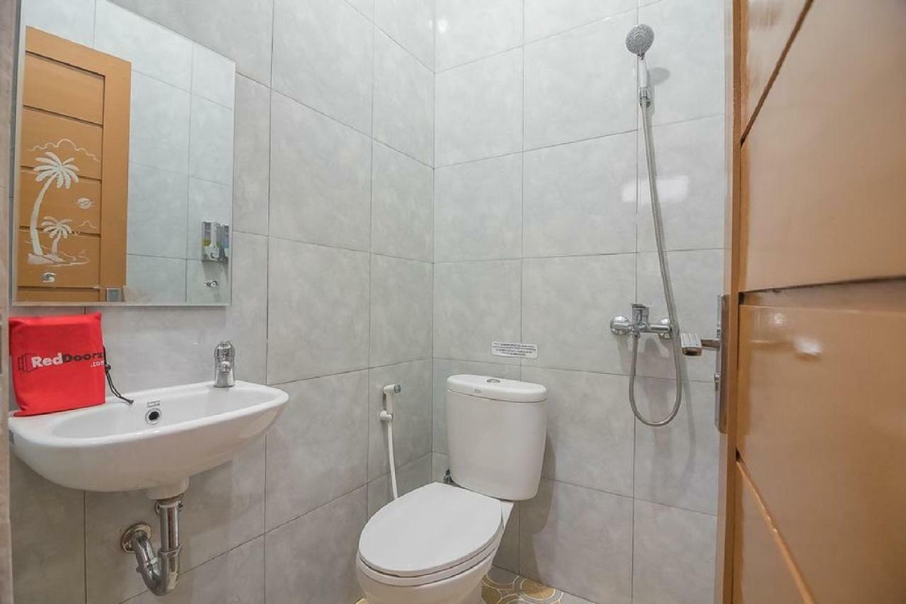 Reddoorz Plus Near Syamsudin Noor Airport 3 Banjarbaru Экстерьер фото